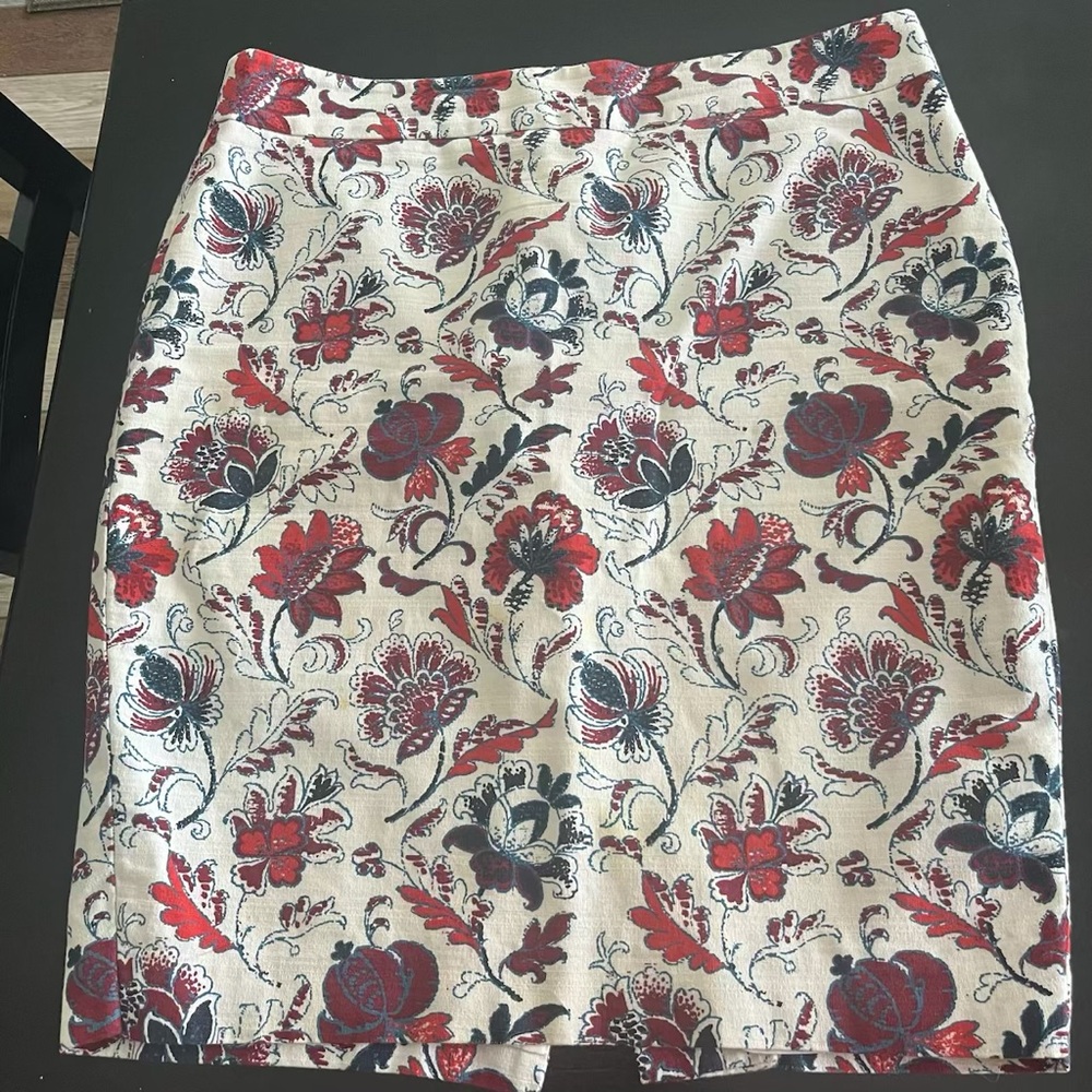 Ann Taylor Red and Cream Floral Pencil Skirt